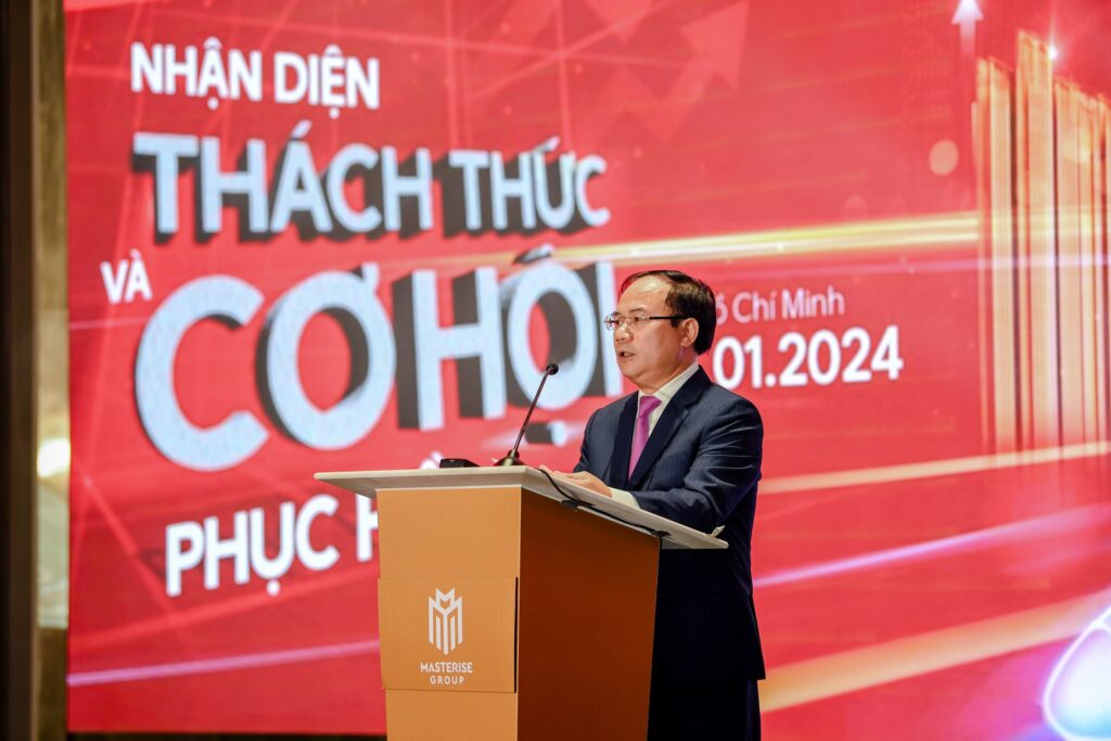 Thứ trưởng Bộ Xây dựng Nguyễn Văn Sinh phát biểu khai mạc Diễn đàn.
