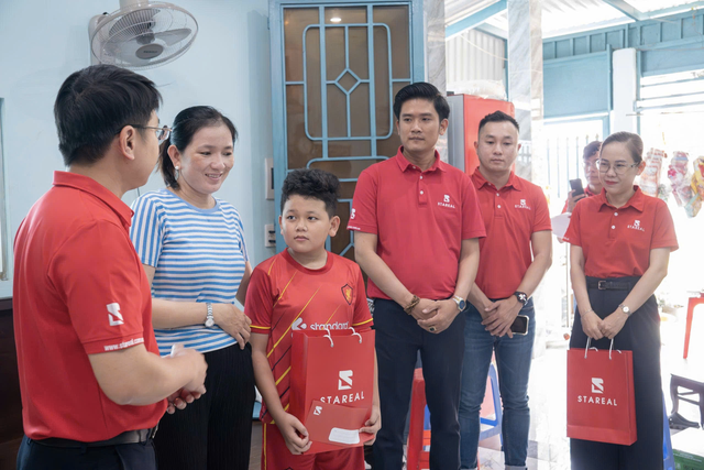 Stareal viết tiếp hành trình yêu thương trong dịp Tết thiếu nhi- Ảnh 3.